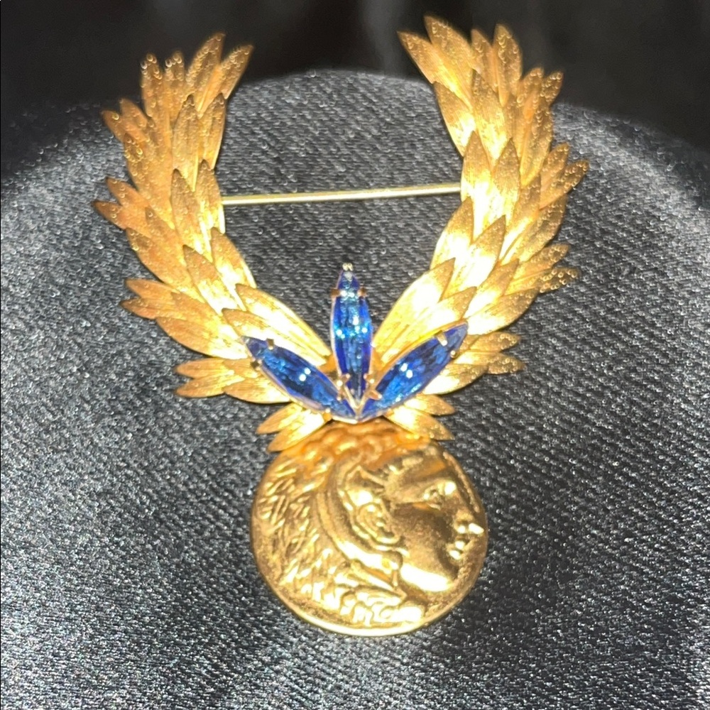 Gold and Blue Winged Brooch - Picture 5 of 7